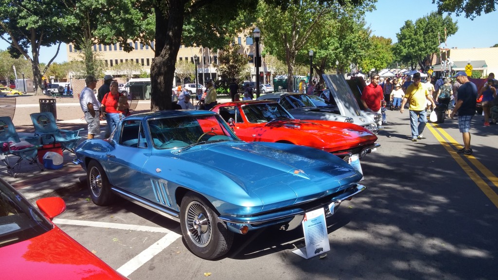 Lake Mirror Classic Corvette Line-up